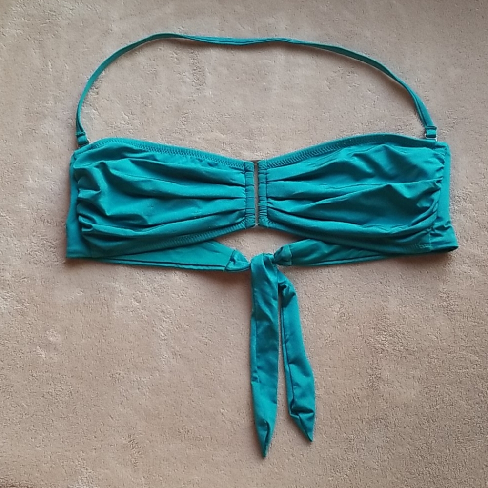 Bikini ๐ - Picture 5 of 8